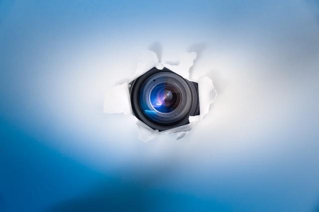 华体app官网登录入口-疑局长和女下属存“不正当关系”，跟踪偷拍以检举，科长等三人涉侵犯个人信息罪被逮捕起诉